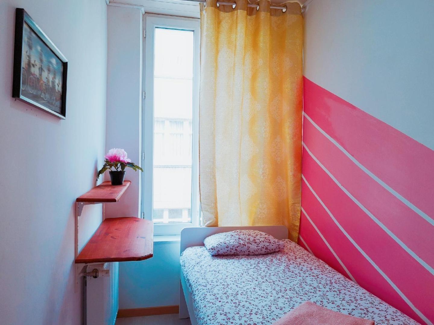 A Private Room For Backpacker Share Bathroom Bruxelles Esterno foto
