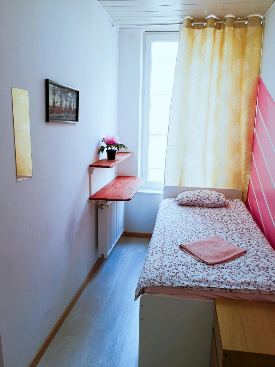 A Private Room For Backpacker Share Bathroom Bruxelles Esterno foto